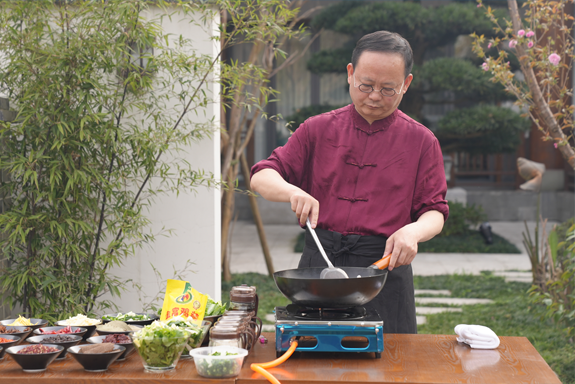 金宮，金宮雞精，金宮味精，金宮火鍋底料，金宮香腸臘肉調(diào)料，金宮小龍蝦調(diào)料，金宮魚(yú)調(diào)料，金宮調(diào)料定制，金宮調(diào)味品定制