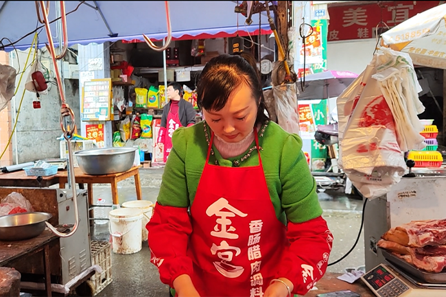 勤勞延續(xù)家族，美味傳遞幸?！獙ＴL樂山肉鋪老板尋常的一天