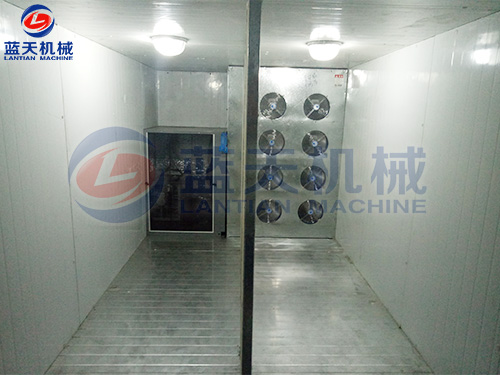 大連魚(yú)干烘干機(jī)安裝現(xiàn)場(chǎng)